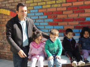Tadeo García Zalazar visitó los jardines maternales del departamento.